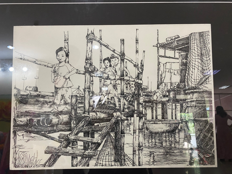 Những ký họa “Ký ức làng chồ” của TP Đà Nẵng. (Ảnh: Hoàng Vinh). Những ký họa “Ký ức làng chồ” của TP Đà Nẵng. (Ảnh: Hoàng Vinh).