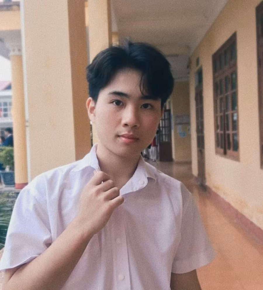 Em Quan Dược Linh (học sinh trường Phổ thông Dân tộc Nội trú THPT tỉnh Tuyên Quang) xuất sắc giành học bổng tiếng Anh do Hoa Kỳ tài trợ