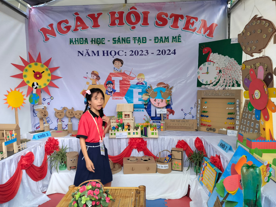 Ngày hội STEM cấp huyện lần này là dịp để các nhà trường, học sinh và phụ huynh tham gia giao lưu, học tập các sản phẩm được trưng bày. Ngày hội STEM cấp huyện lần này là dịp để các nhà trường, học sinh và phụ huynh tham gia giao lưu, học tập các sản phẩm được trưng bày.