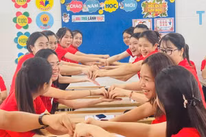 Giáo viên Trường Tiểu học Lê Văn Tám tập huấn công tác chuyên môn.