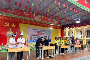 Hoạt động STEM của các em học sinh tại xã Lũng Cú, Tuyên Quang.