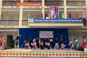 Các hoạt động tuyên truyền phòng chống tảo hôn trong trường học được chú trọng. (Ảnh: Vũ Mừng)