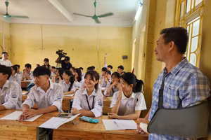 Thầy cô giáo và các nhà trường tại Yên Bái đã nỗ lực hết mình để đón học sinh trở lại sau bão số 3.