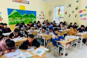 Hoạt động nhằm thu hẹp khoảng cách chất lượng giáo dục cho vùng khó khăn.