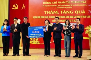 Bộ trưởng Bộ Nội vụ Phạm Thị Thanh Trà thăm và tặng quà Tết tại Yên Bái.