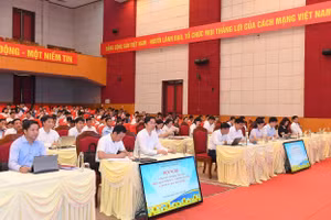 Hội nghị tổng kết, triển khai nhiệm vụ năm học mới cấp THPT tại Tuyên Quang.