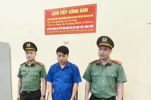 Phạm Quốc Dương tại Cơ quan điều tra. (Ảnh: Công an Tuyên Quang)