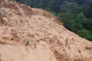Trận mưa lũ khiến 4 người trong cùng gia đình mất tích.