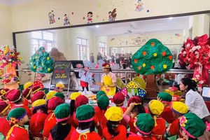 Học sinh huyện Văn Chấn hào hứng với chương trình trải nghiệm.