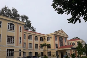 Tuyên Quang yêu cầu chấn chỉnh tình trạng không giao việc cho cán bộ ở cơ sở 2