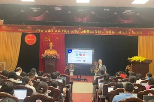 Chuyên gia về chuyển đổi số và ứng dụng AI của trường Đại học Sư phạm Hà Nội giảng dạy.