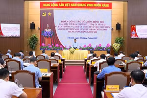 Hai tỉnh Yên Bái và Lào Cai trong buổi làm việc với Đoàn công tác Bộ Chính trị.