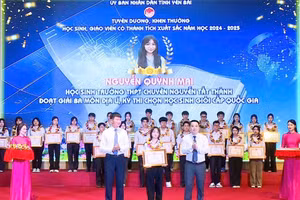 Em Nguyễn Quỳnh Mai học sinh Trường THPT Chuyên Nguyễn Tất Thành đạt giải Ba môn Địa lí cấp quốc gia.