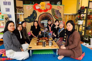 Giáo viên lan tỏa văn hóa trà trong trường học nhằm giữ gìn, phát huy bản sắc quê hương.
