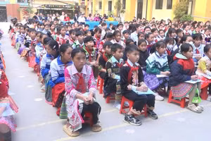 Gần 300 giáo viên và học sinh huyện Trạm Tấu tham gia cuộc thi "Giao lưu Tiếng Việt và viết chữ đẹp".