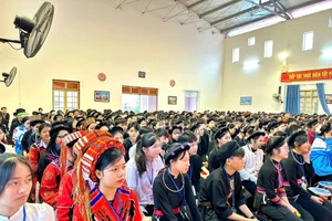 Các em học sinh Trường PTDTNT tỉnh Tuyên Quang.