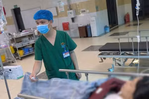 Cô giáo trẻ may mắn được đưa đến bệnh viện kịp thời. (Ảnh: BVCC)