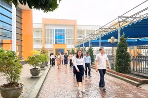 Lãnh đạo Sở GD&ĐT tỉnh Yên Bái thăm và làm việc tại trường THPT Chuyên Nguyễn Tất Thành (Yên Bái).