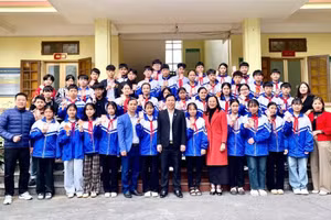 Các em học sinh tham dự kỳ thi của huyện Văn Chấn, tỉnh Yên Bái. (Ảnh: ĐVCC)