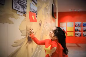 Bảo tàng tỉnh Yên Bái nơi diễn ra trưng bày, triển lãm thu hút người trẻ.