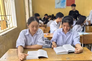 Các em học sinh Yên Bái gấp rút ôn luyện cho kỳ thi tốt nghiệp.