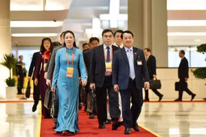 Đoàn đại biểu tỉnh Tuyên Quang dự Đại hội đại biểu toàn quốc lần thứ XIV của Đảng. (Ảnh: CTTTQ)