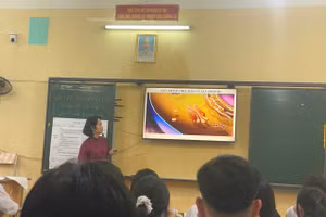 Mỗi giáo viên thực hiện 1 tiết dạy với sự linh hoạt, sử dụng thiết bị và phương pháp đổi mới.