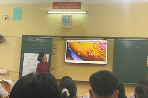 Mỗi giáo viên thực hiện 1 tiết dạy với sự linh hoạt, sử dụng thiết bị và phương pháp đổi mới.