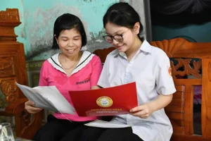 Nguyễn Thị Thảo Vân luôn nỗ lực trong học tập dù hoàn cảnh khó khăn.