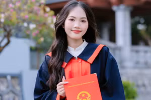 La Khánh Huyền đỗ đầu khối C00 tỉnh Tuyên Quang.