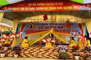 Trường Tiểu học & THCS Ba Khe, huyện Văn Chấn, tỉnh Yên Bái trong buổi lễ.