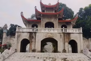 Quần thể di tích lịch sử - khảo cổ học Hắc Y là địa chỉ du lịch tâm linh nổi tiếng của Yên Bái. (Ảnh: Văn Đức).