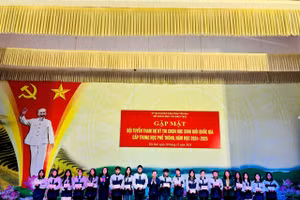 Sở GD&ĐT Yên Bái tổ chức gặp mặt các em học sinh.