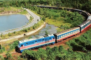 Tuyến đường sắt Lào Cai - Hà Nội - Hải Phòng với tổng vốn hơn 200 tỉ đồng.