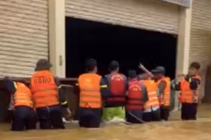 Thành viên đoàn cứu trợ tử vong do sự cố lật thuyền trong khi đang đi cứu giúp người dân.