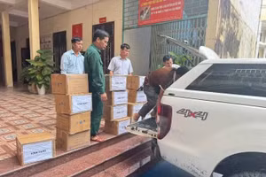 Số sách, vở được chuyển đến Sở GD&ĐT Tuyên Quang để hỗ trợ các nhà trường.