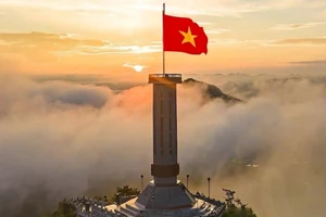 Cột cờ Quốc gia Lũng Cú.