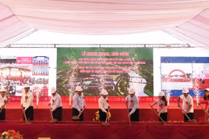 Lễ khởi công Trường Phổ thông nội trú liên cấp Tiểu học&THCS Thanh Thủy, Tuyên Quang. (Ảnh; Khánh Toàn)