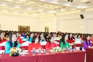 Các đại biểu tham dự hội nghị trực tiếp. (Ảnh: Lê Hải)