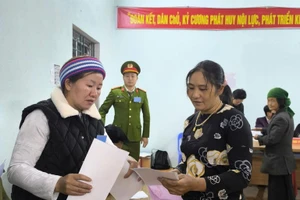 Người dân nơi địa đầu Tổ quốc thể hiện tinh thần trách nhiệm trong cuộc bầu cử.