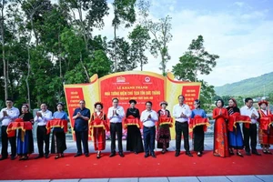 Chủ tịch Quốc hội Trần Thanh Mẫn và các lãnh đạo, nguyên lãnh đạo Đảng, Nhà nước dự Lễ Khánh thành Nhà tưởng niệm Chủ tịch Tôn Đức Thắng.
