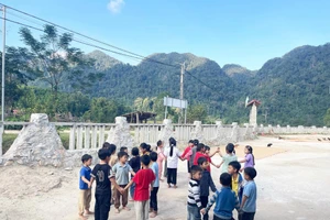 Các em học sinh vùng cao Tuyên Quang.