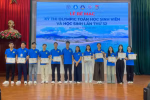 Sinh viên Trường Đại học Tân Trào thể hiện bản lĩnh trên sân chơi trí tuệ.