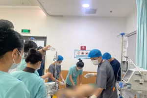 BUH kích hoạt báo động đỏ kịp thời cứu thành công bệnh nhân bị ngưng tim. (Ảnh: BV).