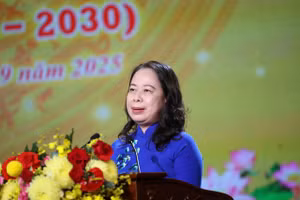 Phó Chủ tịch nước Võ Thị Ánh Xuân phát biểu tại Đại hội thi đua yêu nước tỉnh Lâm Đồng. (Ảnh: QT)