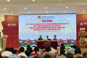 Các đại biểu dự tọa đàm lấy ý kiến Đề án đào tạo nhân lực chất lượng cao người dân tộc thiểu số. (Ảnh: NA)