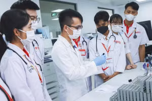 Sinh viên Trường Đại học Y Dược Buôn Ma Thuột thực hành tại BUH.