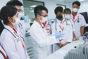 Sinh viên Trường Đại học Y Dược Buôn Ma Thuột thực hành tại BUH.