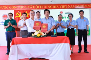 Lễ ký kết hợp tác giữa Trường Cao đẳng Bách khoa Tây Nguyên với Tập đoàn GreenFeed Việt Nam. (Ảnh: TT)