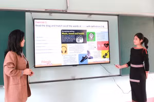 Một tiết học của cô và trò Trường PTDT nội trú THCS Buôn Ma Thuột, Đắk Lắk. (Ảnh: TT)